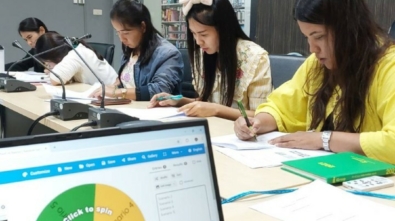 LINE_ALBUM_english Library staff_250401_2