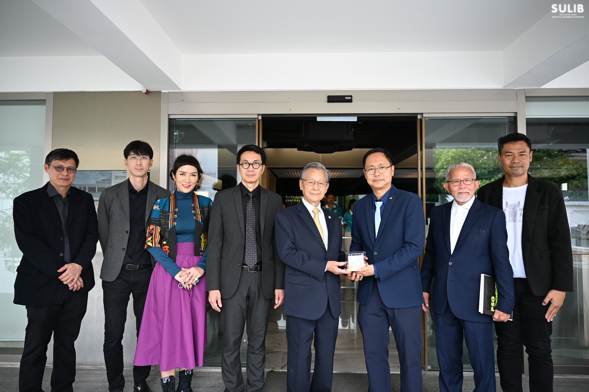 เปิดนิทรรศการ 133 ปี รอยศิลป์ ร้อยศิษย์ 03