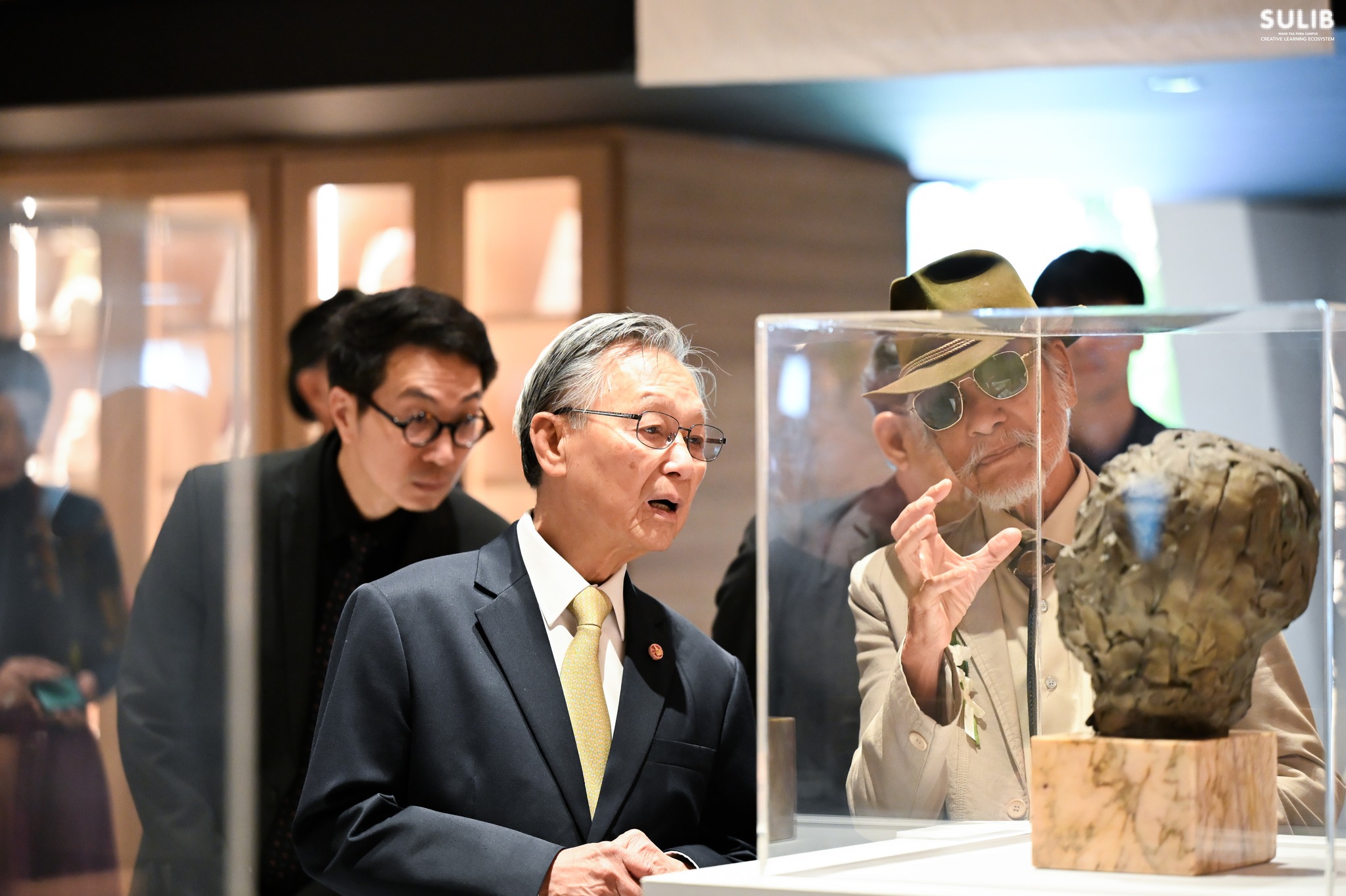 เปิดนิทรรศการ 133 ปี รอยศิลป์ ร้อยศิษย์ 11