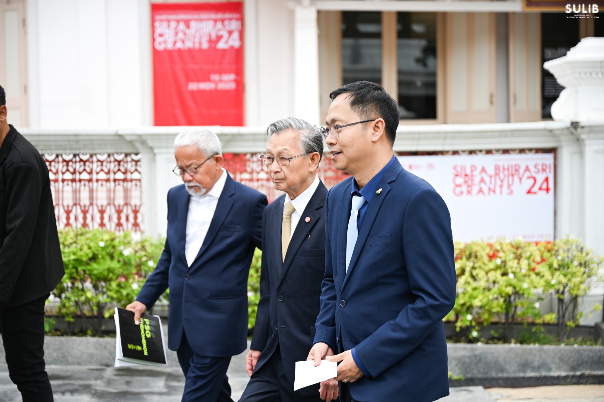 เปิดนิทรรศการ 133 ปี รอยศิลป์ ร้อยศิษย์ 02