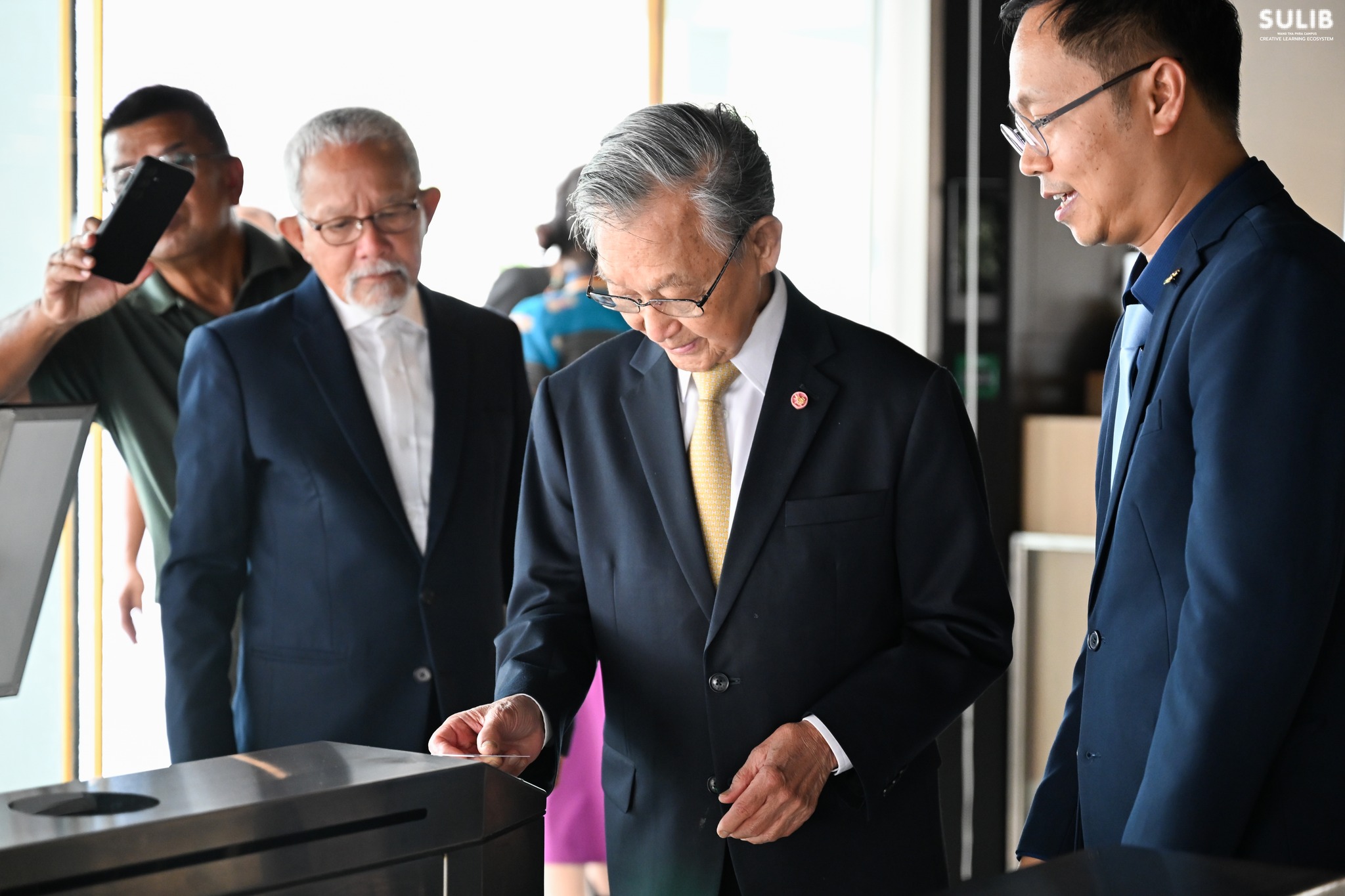 เปิดนิทรรศการ 133 ปี รอยศิลป์ ร้อยศิษย์ 04